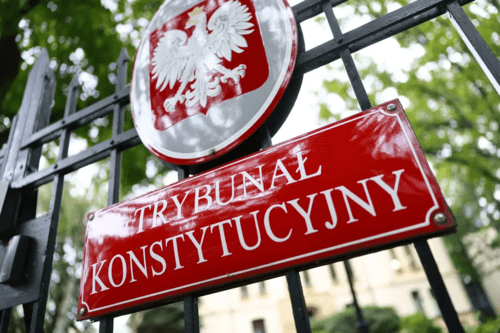Sędziowie TK wybrani przez koalicję przejmują kontrolę nad TK