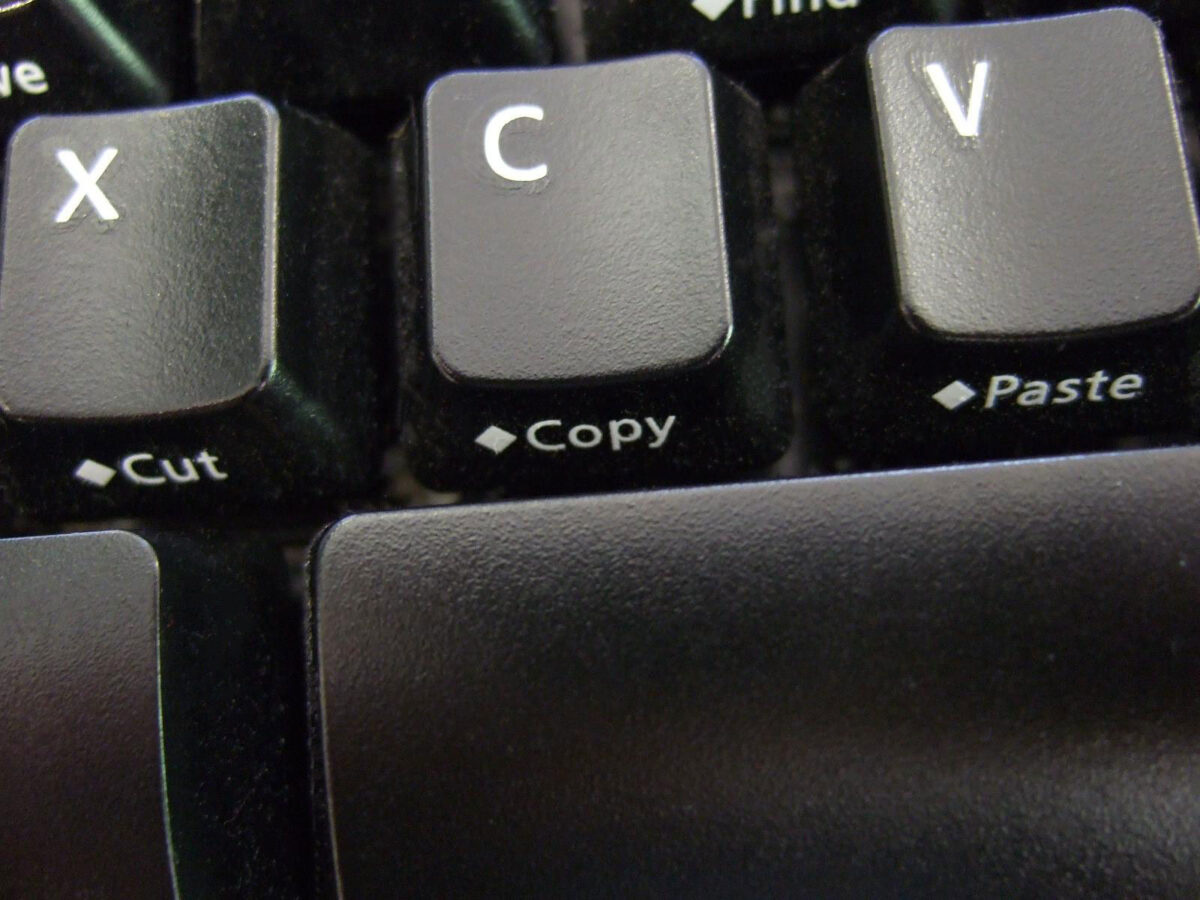 AlgorithmWatch: „przepisy proponowane przez Microsoft o ukryciu informacji dotyczących centrów danych zostały przepisane przez KE”