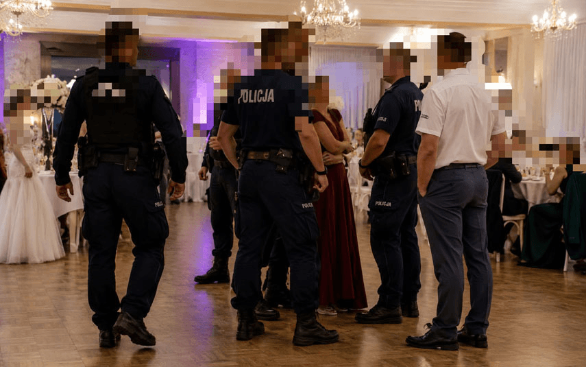 Wadowice: Nie żyje mężczyzna, który wtargnął na wesele, wywołał awanturę i bójkę. 7 osób zatrzymanych