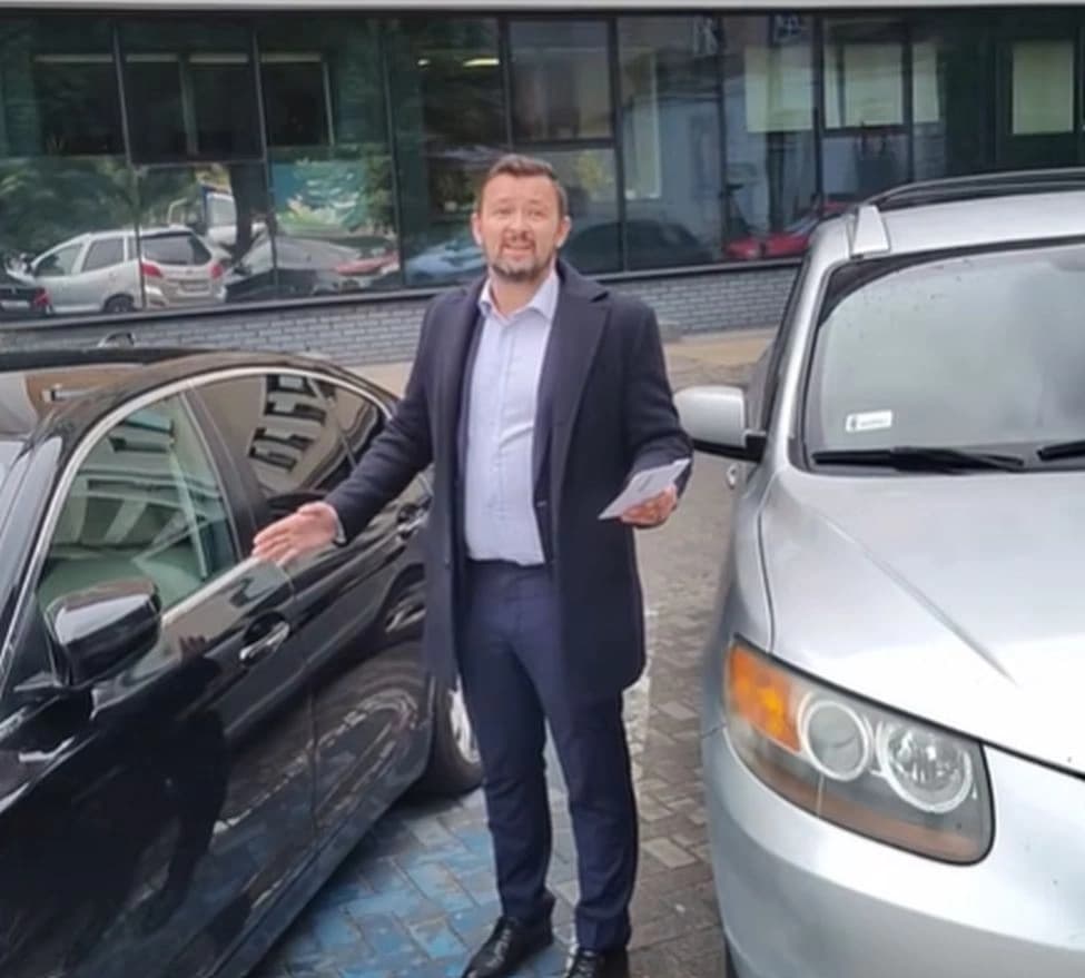 Radny Wcisło kłamał ws. karty parkingowej. Nie ma jej i nigdy nie miał