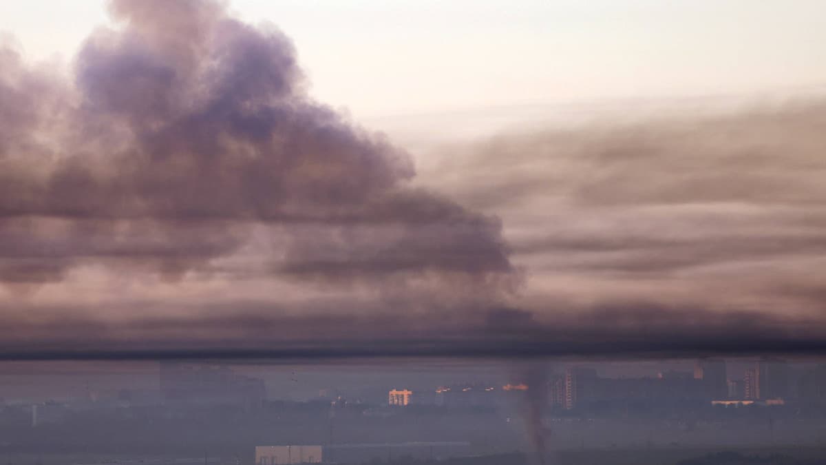 Masowy atak ukraińskich dronów na Moskwę. Uszkodzona rafineria