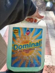 Mówię do dziadka że skończył mi się płyn do spryskiwaczy, mówi żebym nie kupował że on mi da. Ps, Lider szajsa nie ma w Polsce dobre 20 lat xD #remontujzhejto